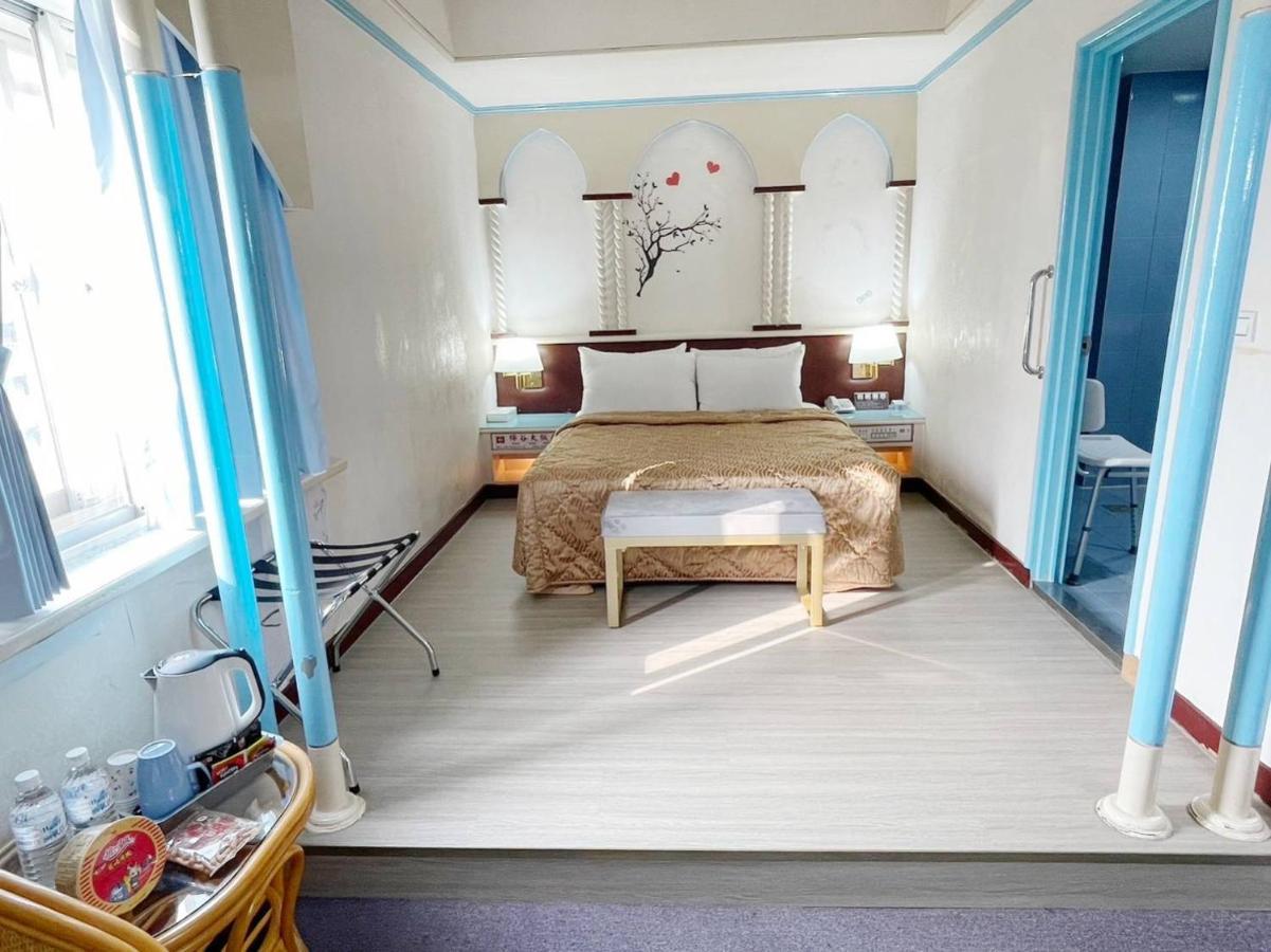 Hua Ku Hotel Tainan Exterior photo